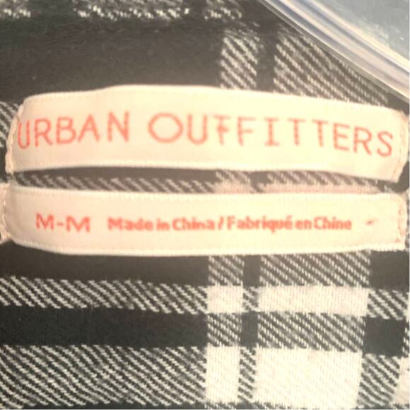 Urban Outfitters Boyfriend Shirt M Womens Black Plaid Button Up Flannel Cowgirl - Picture 3 of 6
